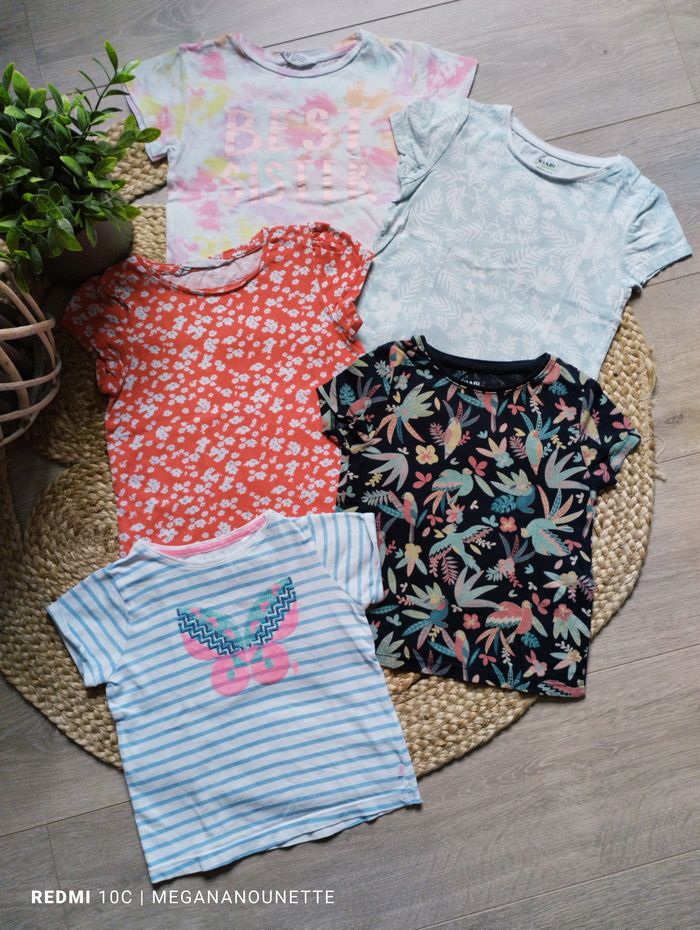 🌸 Lot x5 T‑shirts fleuris – 4 ans – Très bon état - photo numéro 2