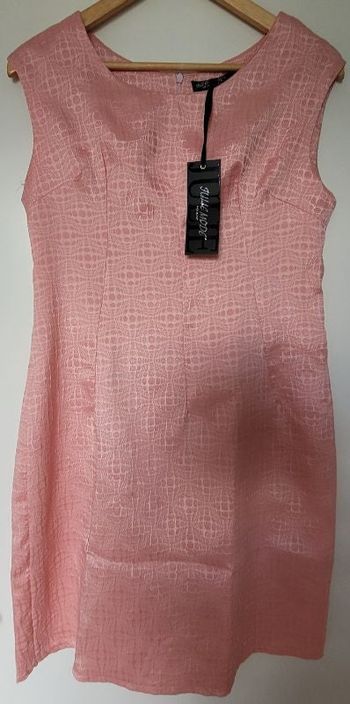 Jolie robe satinée
