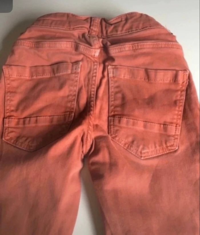 Jean skinny pour garçon BON ÉTAT taille 7 ans couleur rouille - photo numéro 6