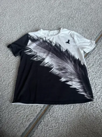 TEE shirt