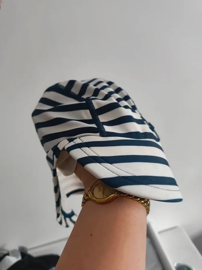 Casquette bébé plage cou piscine uv 9 12 mois excellent état - photo numéro 4
