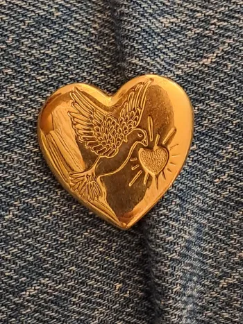 Broche cœur et colombe