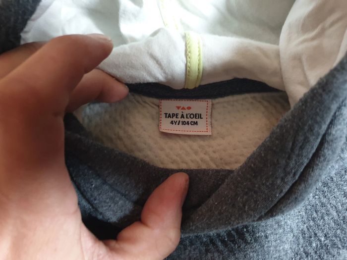 pull à capuche avec poche - photo numéro 2