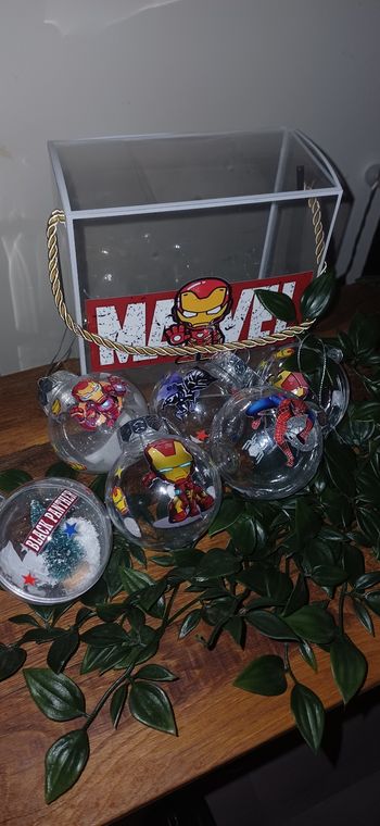 Décoration sapin boule de noël avengers