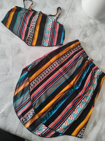 Ensemble jupe et petit haut 6 ans