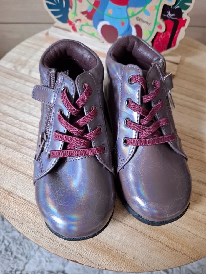 Superbe chaussure brillante/nacre T 26 🌺 nini & girls 🌺 neuve avec étiquette - photo numéro 2