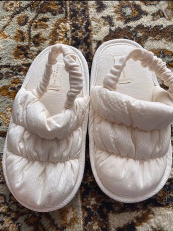 Chaussons ouvert à l’arrière matelassés taille 27