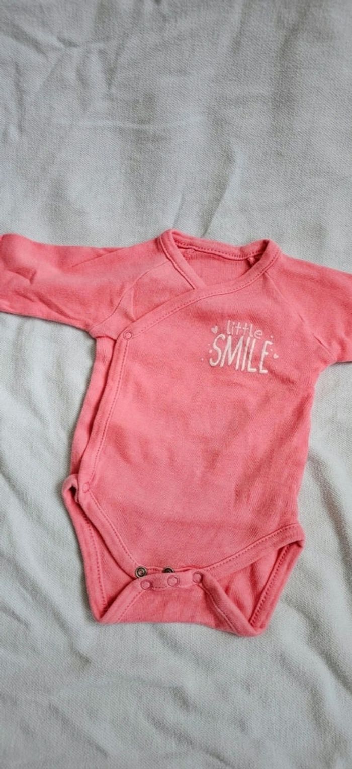 Lot de 4 bodies de 3 mois - photo numéro 8