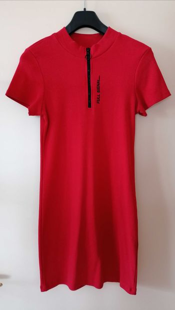 Robe rouge bershka