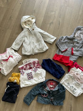 Lot 14 pièces 23 mois