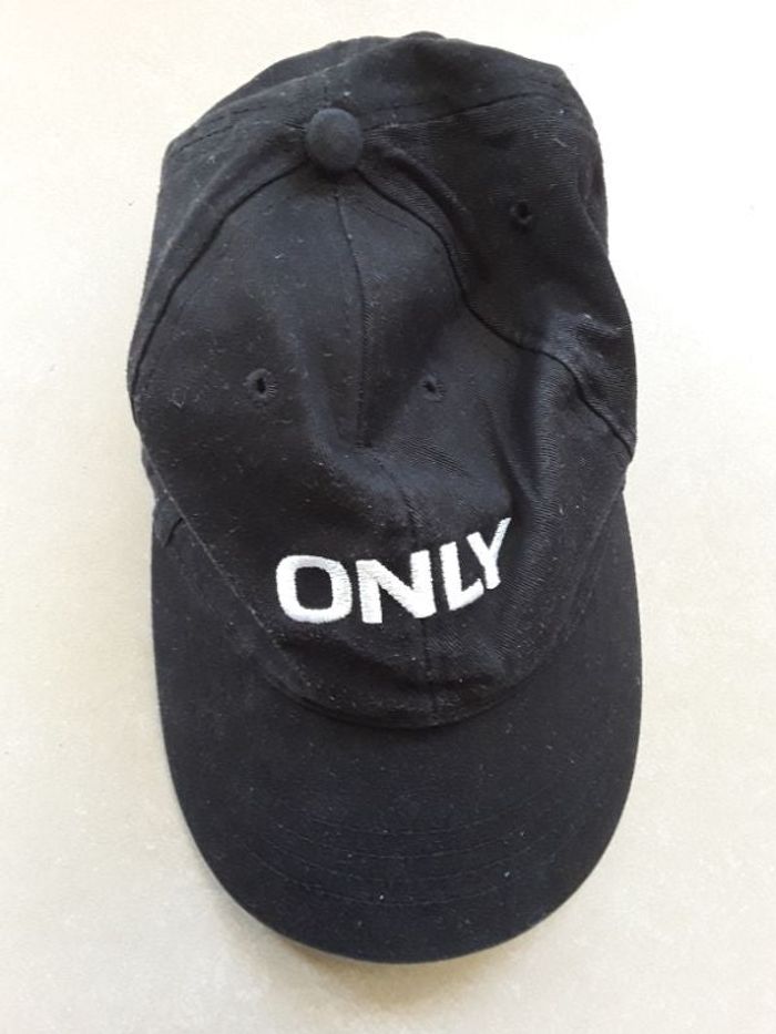 Casquette noire ONLY garçon TBE