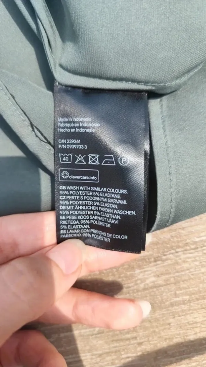Chemise vert foncé satinée T38 - H&M - photo numéro 9