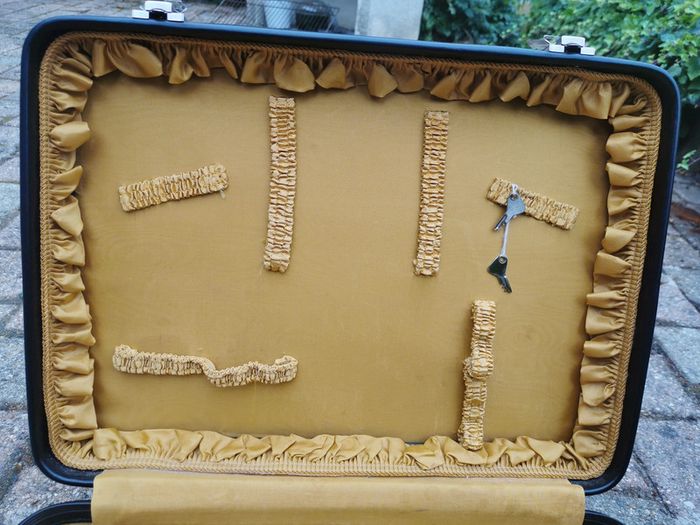 Valise ancienne des années 1960 pour le nécessaire de toilette - photo numéro 8