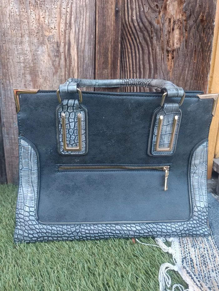 Sac à main neuf jamais servi