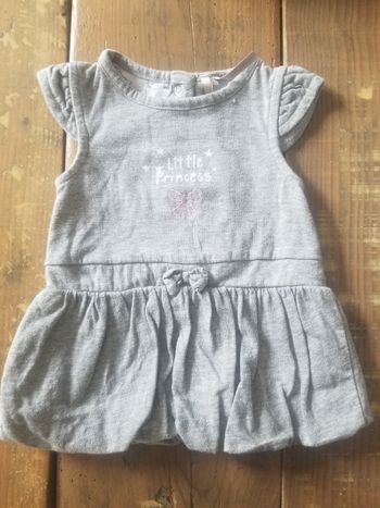 Robe grise