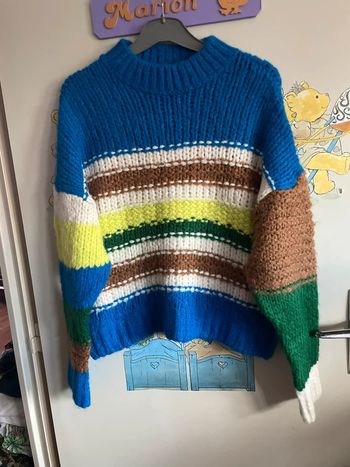 Magnifique pull d’hiver coloré, taille Xs, marque Stradivarius