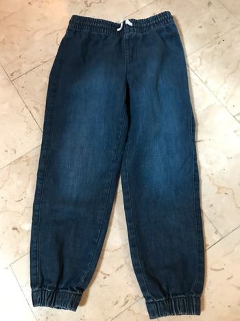 Pantalon forme jogging en jeans