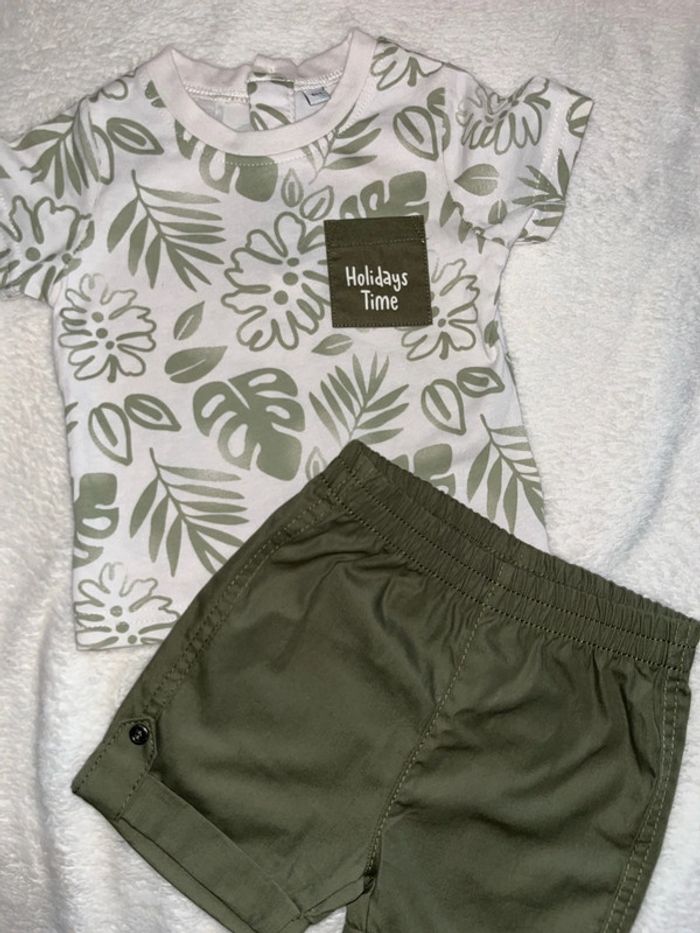 Ensemble neuf 6 mois