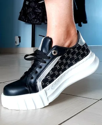 Baskets noires et argentées 36/37