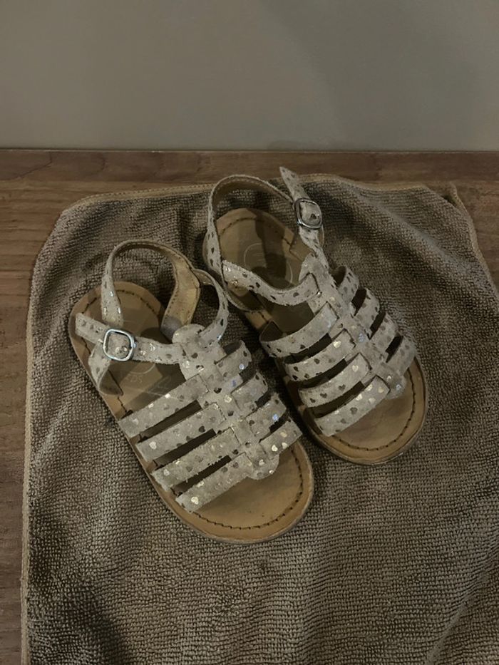Magnifique sandales cuir cœur doré 💛 taille 25 Mégio Kids - photo numéro 7