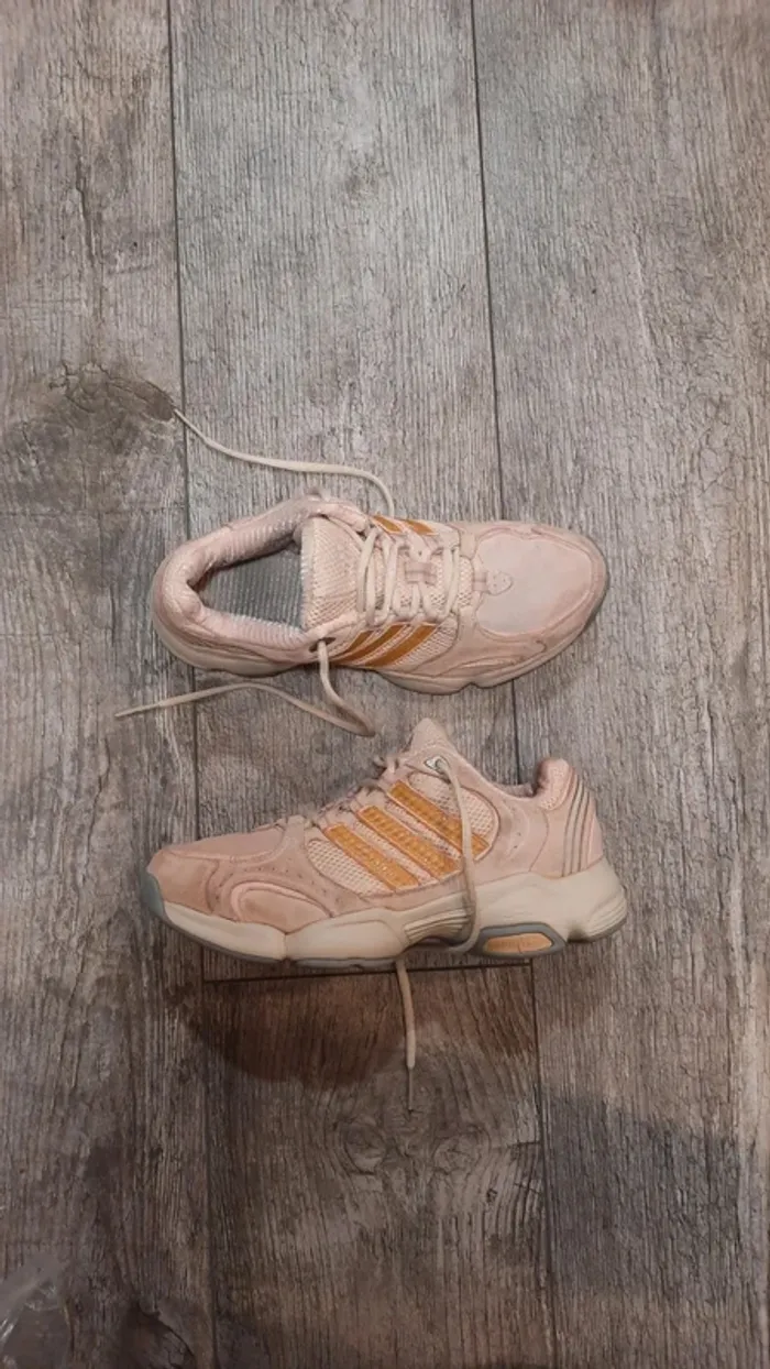 Basket  Femme Adidas adiprene 38 - photo numéro 2