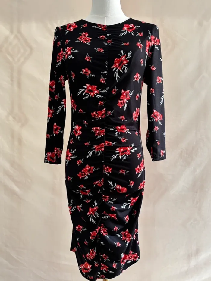 Robe moulante noire fleurie Sfera – taille S – manches longues, imprimé rouge romantique - photo numéro 5