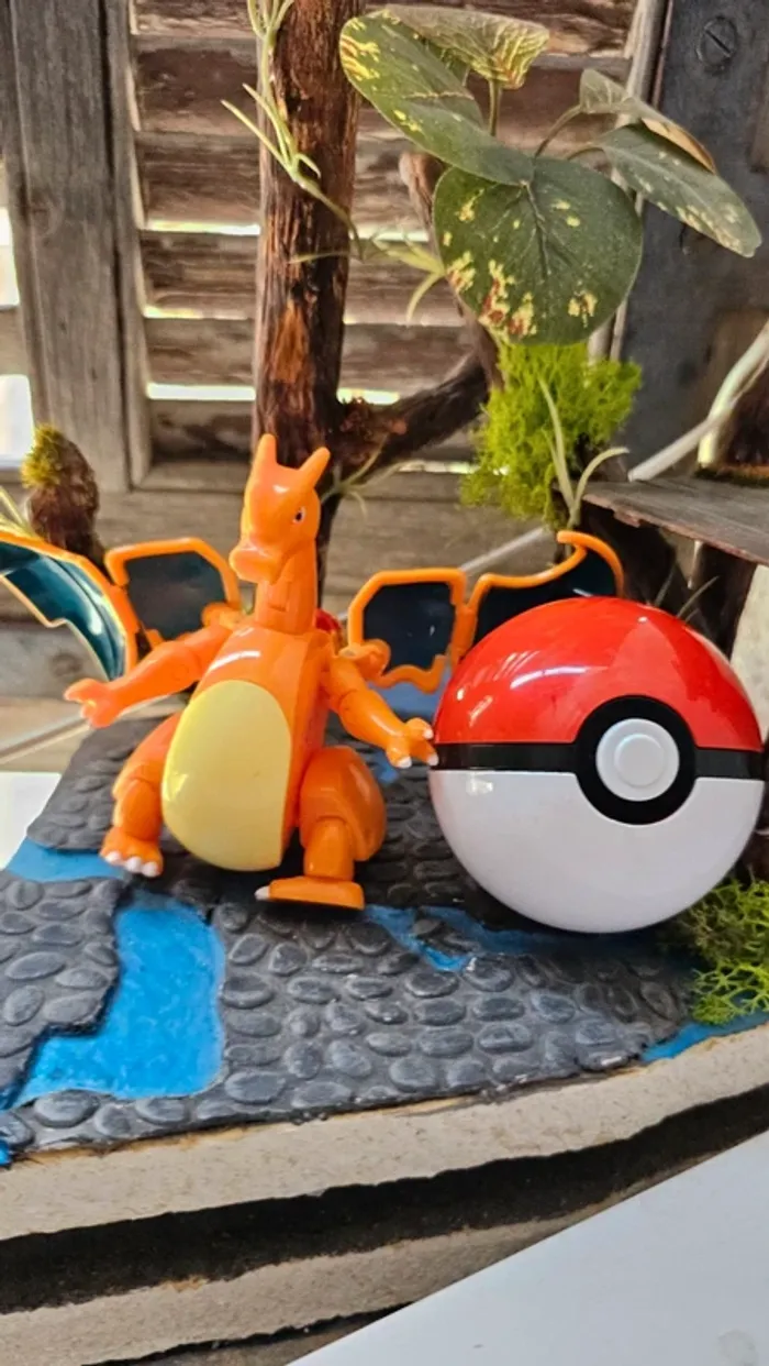 Super figurine Pokemon pliable en boule Dracaufeu - photo numéro 2