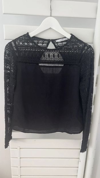 Blouse noire à dentelles Mango XS