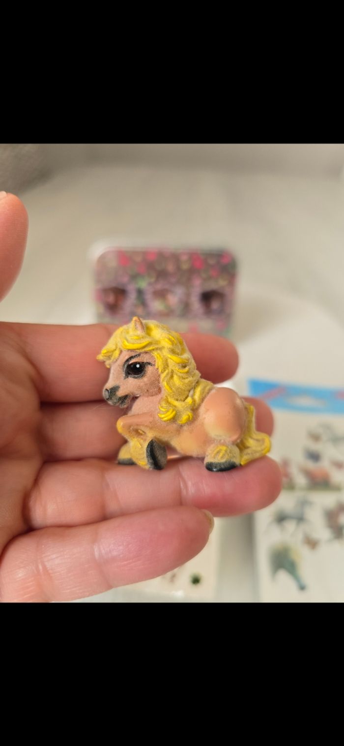 Boîte-figurine et stickers chevaux - photo numéro 4