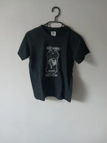 T-shirt noir laser game Taille 12 / 13 ans