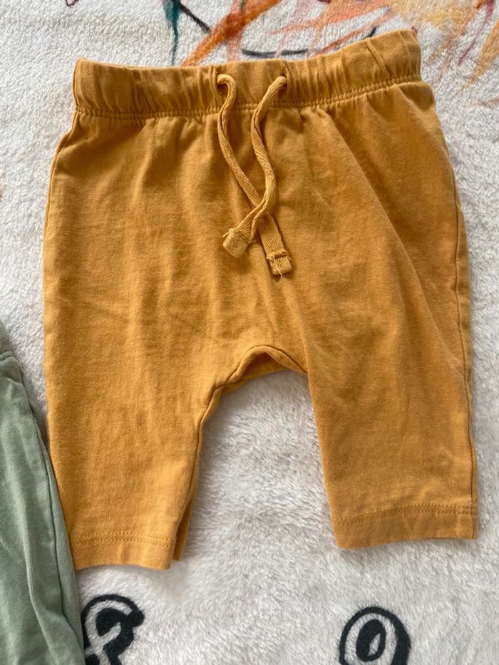 Lot de 3 pantalons 1 mois - photo numéro 4