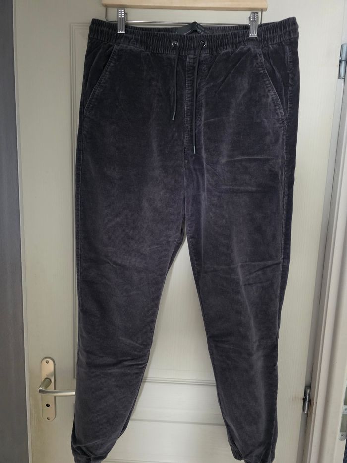 Pantalons en velours style cargo - photo numéro 3