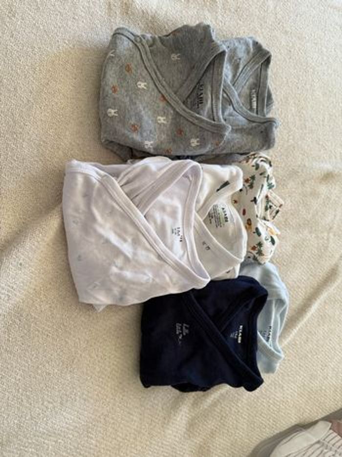 Lot de 7 bodies - photo numéro 2