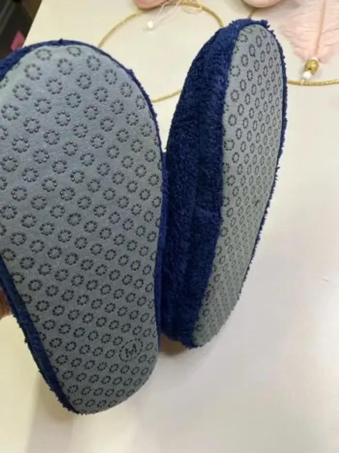 Chaussons chaud garçon (neuf) - Taille 32/33 - photo numéro 3