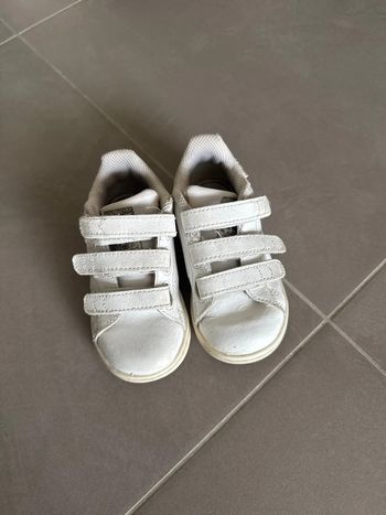 Basket adidas t23 en parfait état