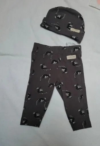 Leggings et bonnet bébé