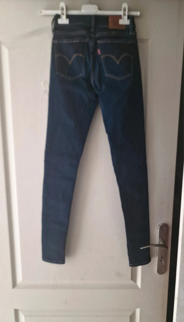 Jean Levi's 710 super skinny taille 25 très bon état, très peu porté - photo numéro 2