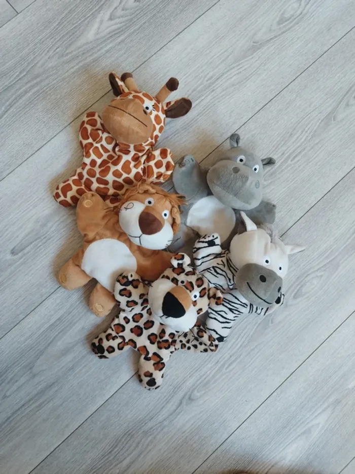 Lot peluches marionnettes