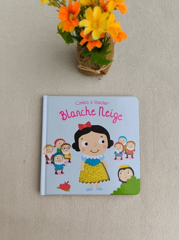 Livre à toucher Blanche Neige