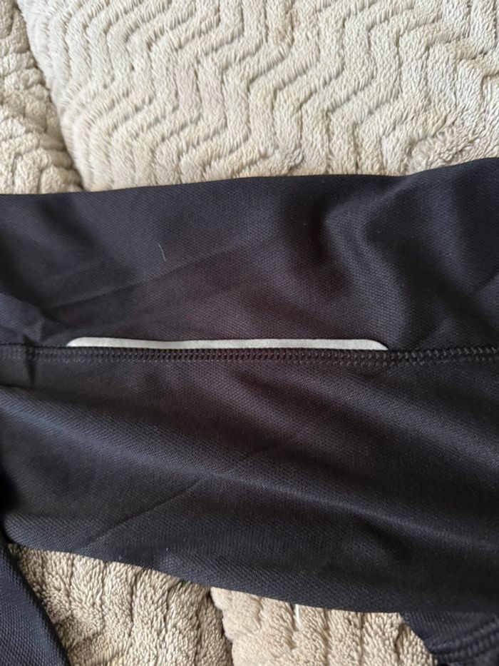 Sweat-shirt de sport noir à manches longues en très bon état taille Xl | Parfait pour l’entraînement - photo numéro 5