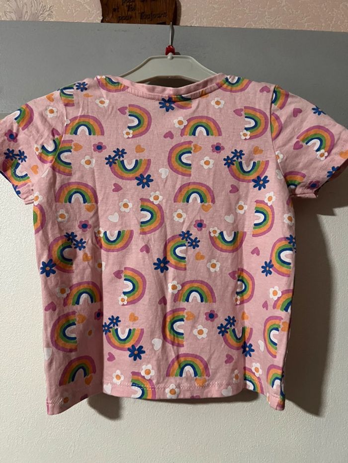 Tee shirt fille taille 3/4 ans marque Primark très bon état - photo numéro 3