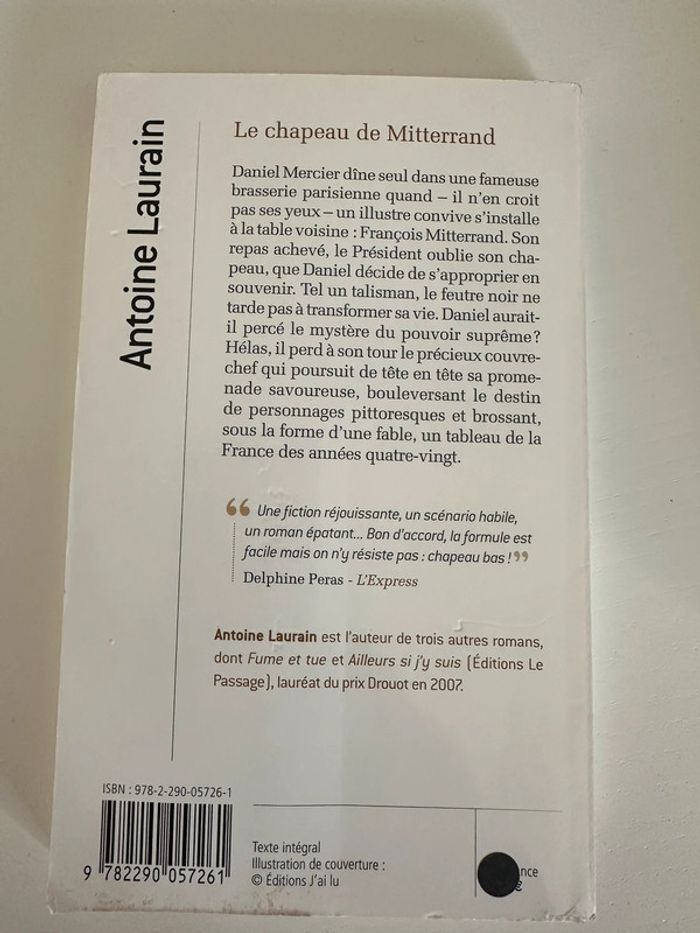 Livre poche Le Chapeau de Mitterrand - photo numéro 2