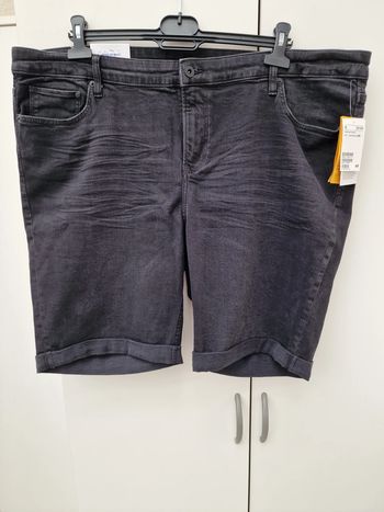 Short En Jeans Délavé Noir