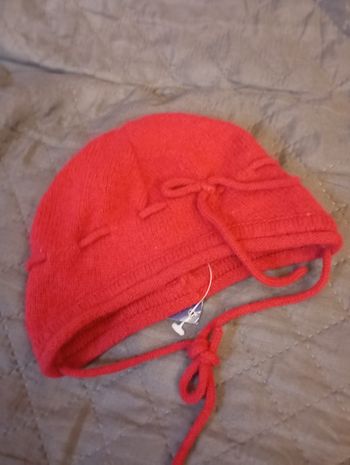 Bonnet taille 41 cm. Neuf