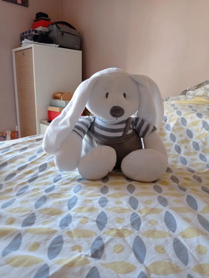 Peluche lapin chic