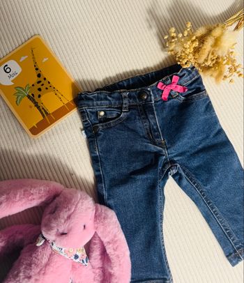 Jean bébé fille Jacadi 6 mois avec nœud rose – pantalon deni