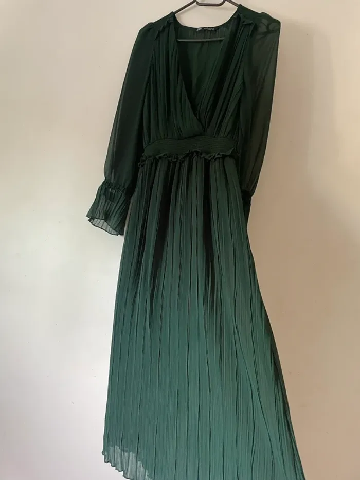 Robe mi-longue Zara plissé taille S