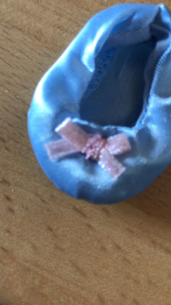 Petite chaussure de poupée - photo numéro 2