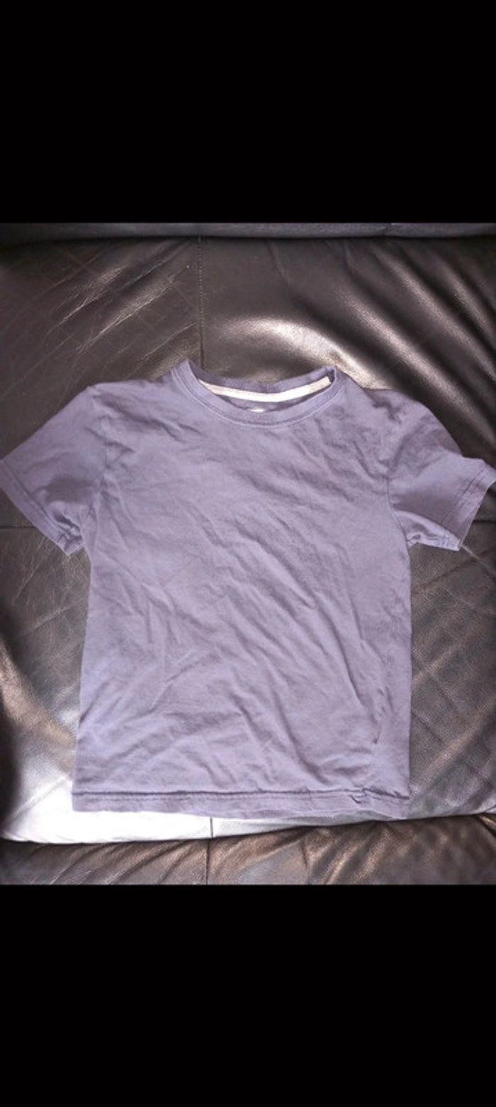 Tee-shirt 10 ans TBE