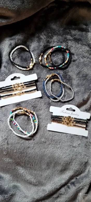 Lot bracelets perles
